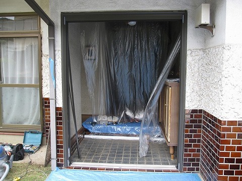 施工中ランマ取外し障子取外し養生